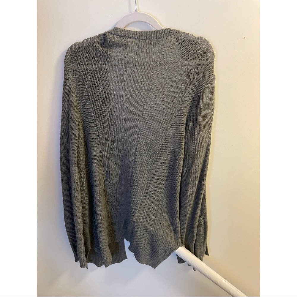 ✨3 for $12✨ Knit SO Cardigan - Picture 3 of 3
